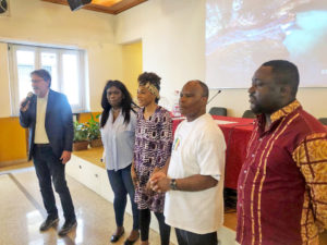 Sergio Velluto ringrazia l'associazione panafricando per l'agape comunitaria di finanziamento al Festival Panafricano di Torino